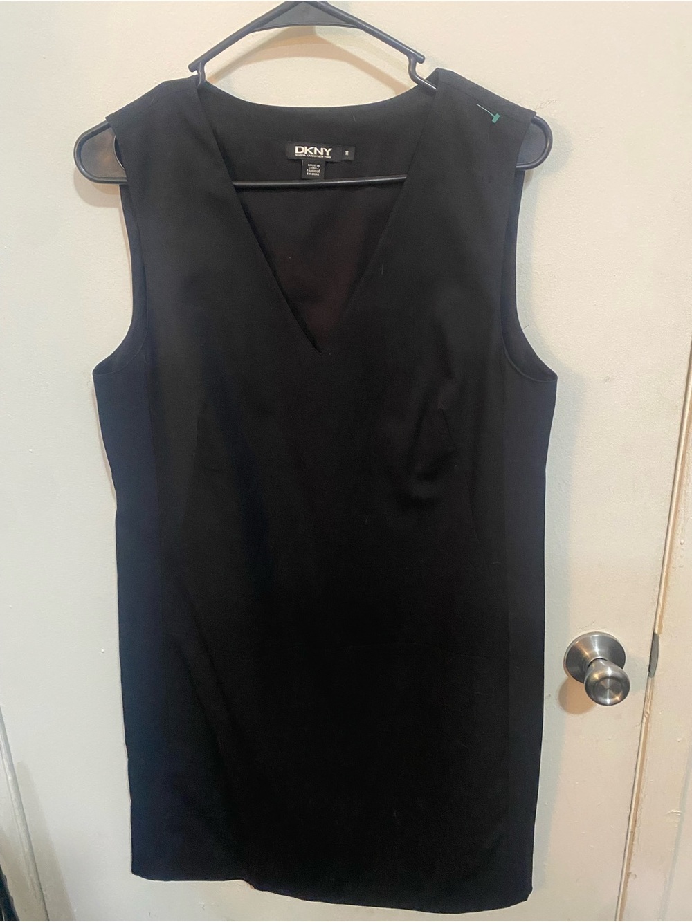 DKNY Black Sleeveless V-Neck Sheath Dress